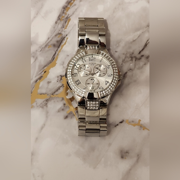 BNB Women's Guess Silver watch - Picture 2 of 9